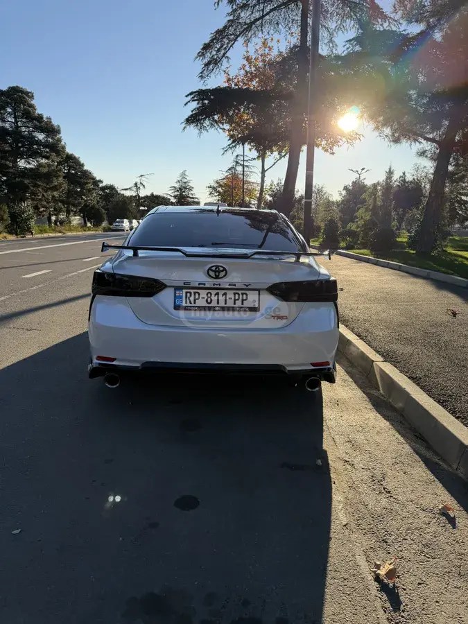 نمای دیگر تویوتا TRD 2024