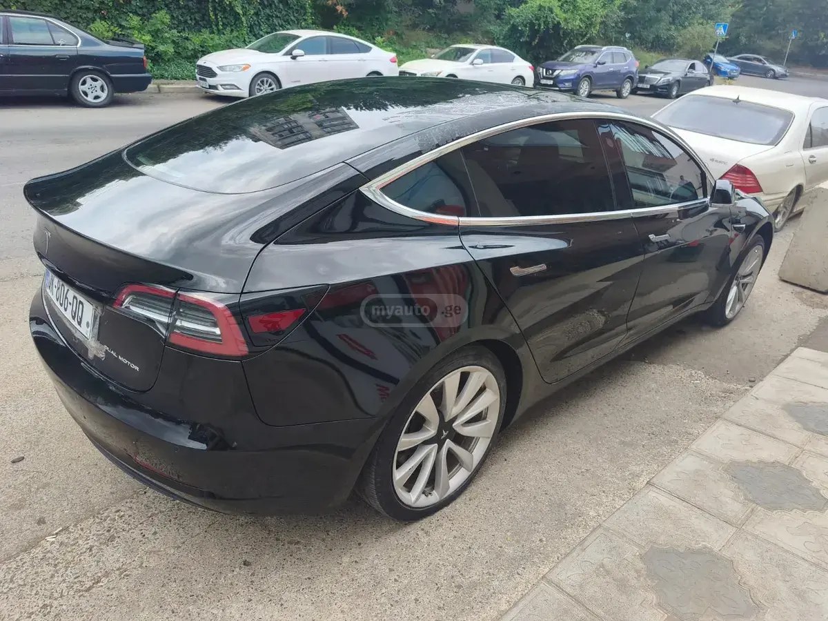 نمای دیگر تسلا دوال موتور لانگ رنج 2019