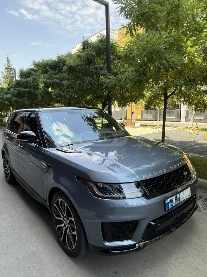 نمای دیگر لندروور اس ای MHEV 4 در 4x4 اتوماتیک 2021