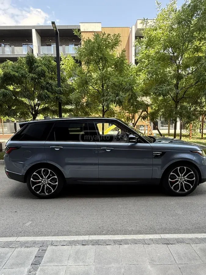 نمای دیگر لندروور اس ای MHEV 4 در 4x4 اتوماتیک 2021