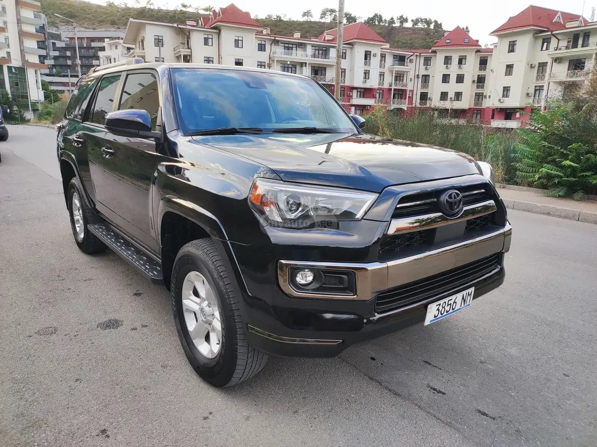 تویوتا SR5 4 در 4x4 اتوماتیک 2024