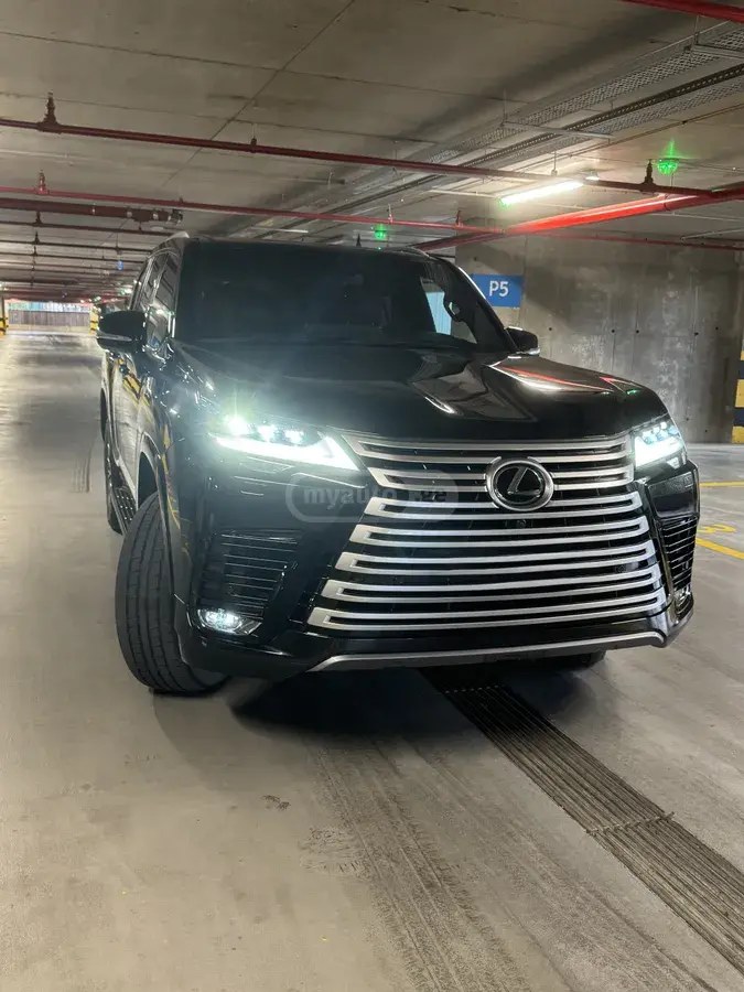 لکسوس 2023