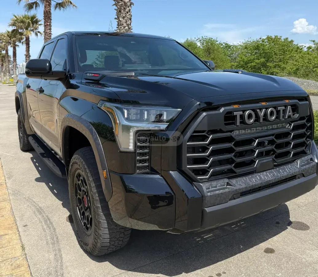 نمای دیگر تویوتا TRD PRO دیلر 2025