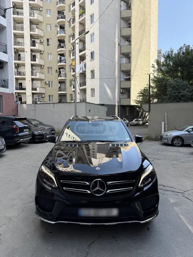 نمای دیگر مرسدس بنز GLE 350 AMG 2016