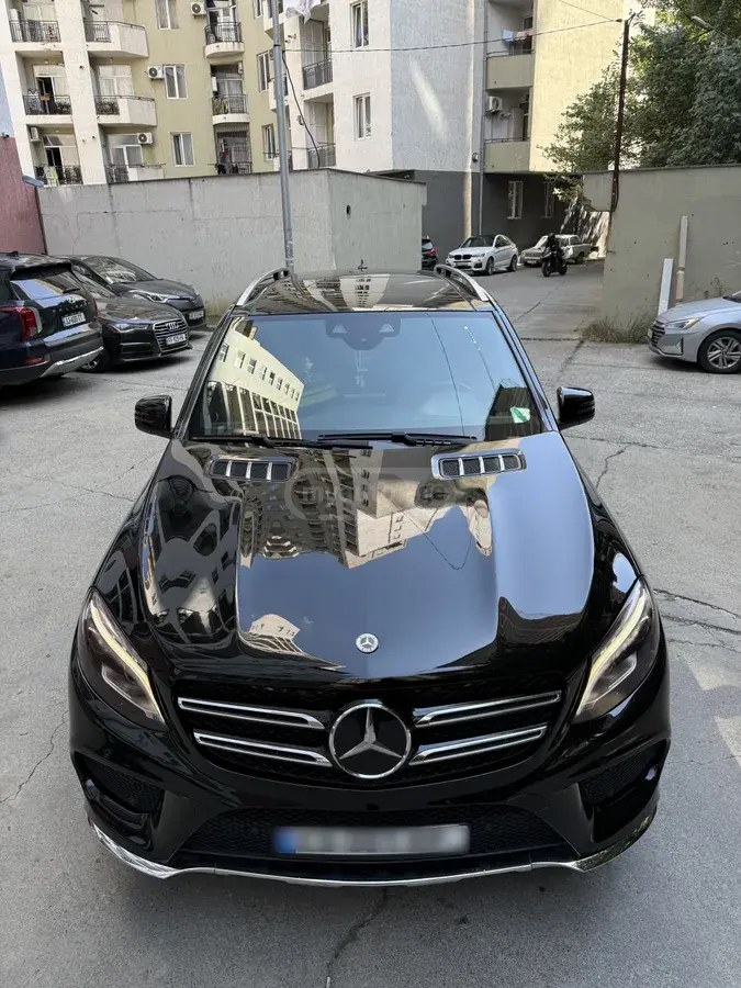 نمای دیگر مرسدس بنز GLE 350 AMG 2016