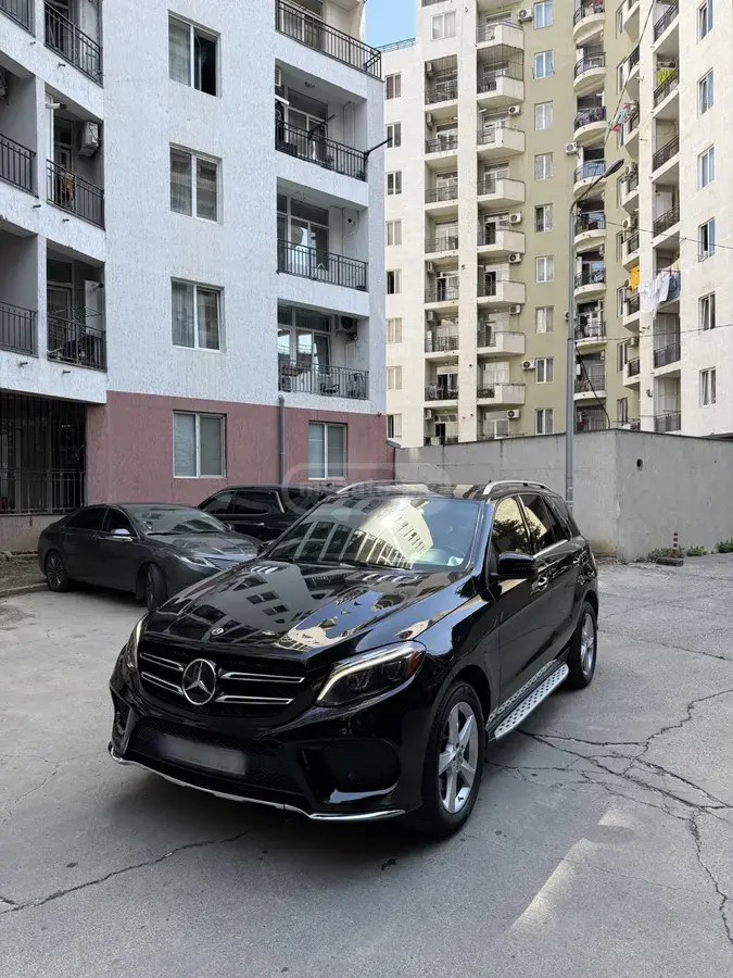نمای دیگر مرسدس بنز GLE 350 AMG 2016