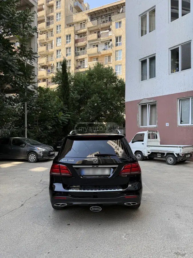 نمای دیگر مرسدس بنز GLE 350 AMG 2016