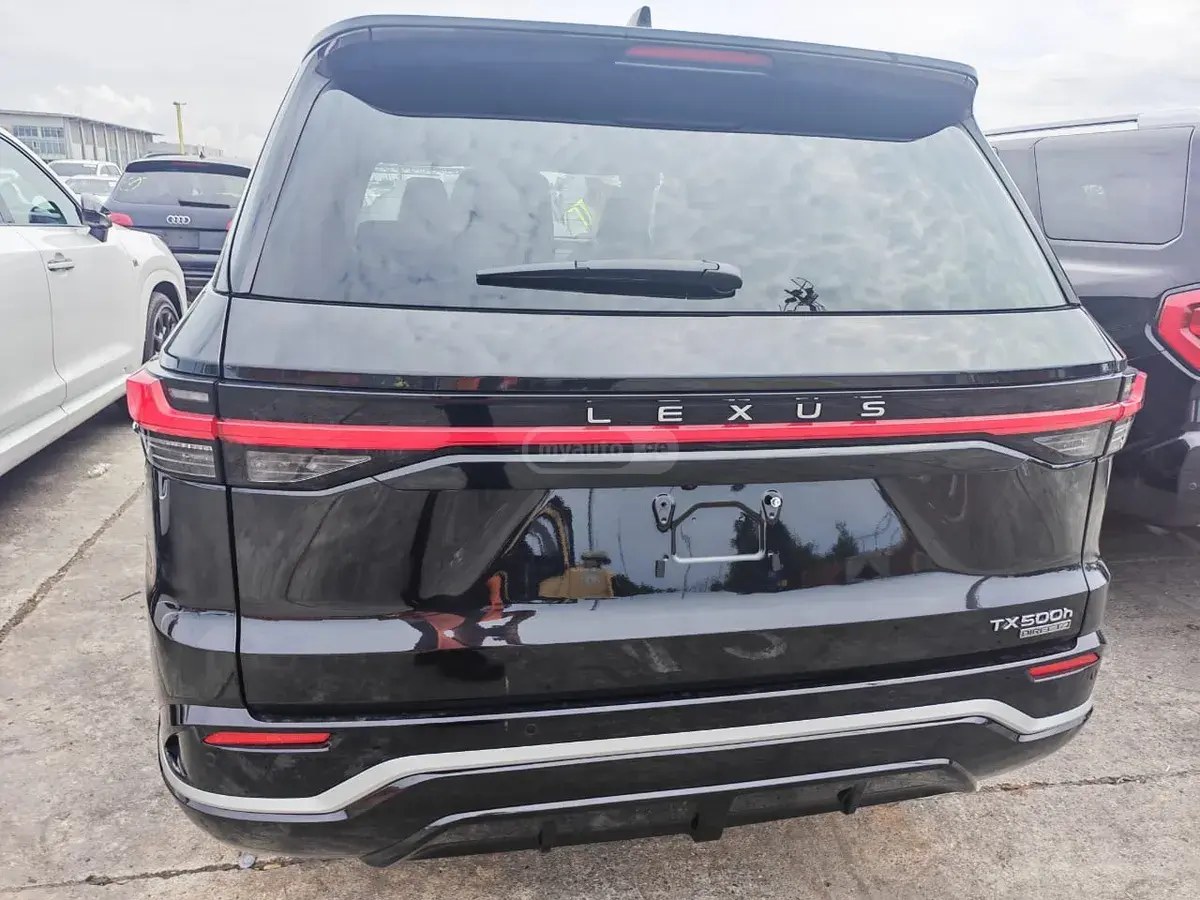 نمای دیگر لکسوس TX500h F اسپرت 3 پرفورمنس 2026