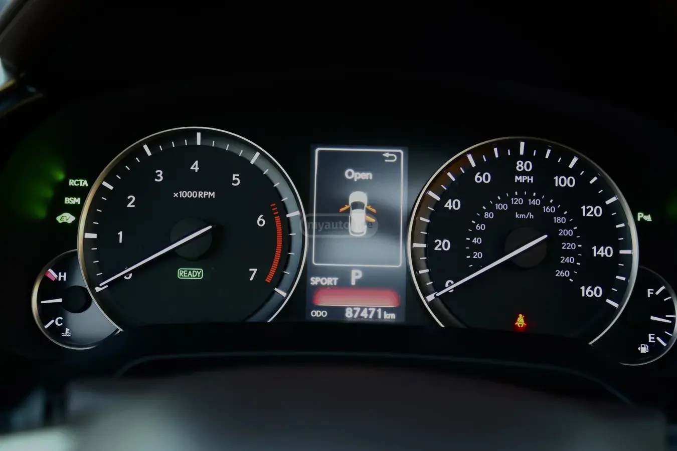 نمای دیگر لکسوس لاکچری 4 در چهار چرخ محرک CVT 2019
