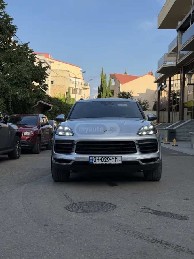 نمای دیگر پورشه S 2019