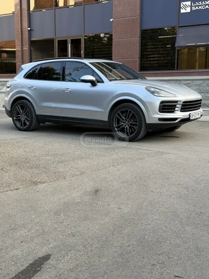 نمای دیگر پورشه S 2019