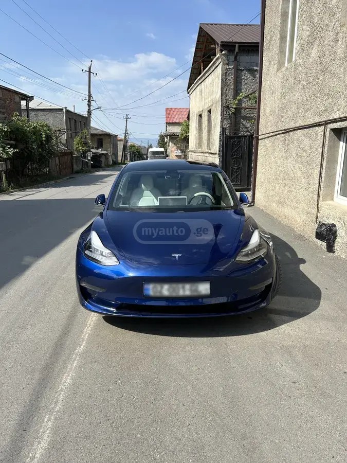 نمای دیگر تسلا 2020