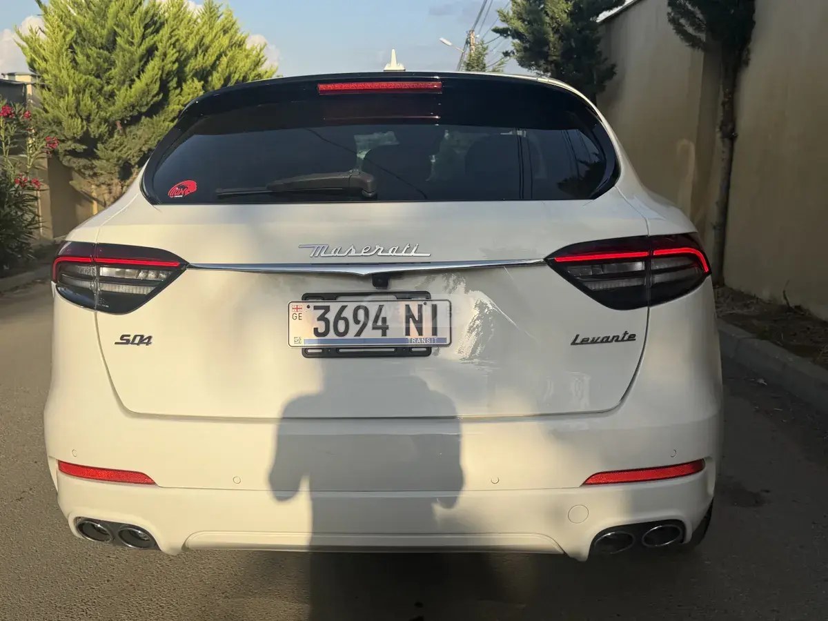 نمای دیگر مازراتی 2021