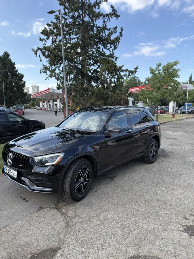 مرسدس بنز پایه GLC 300 ۴ در چهار چرخ محرک 2022