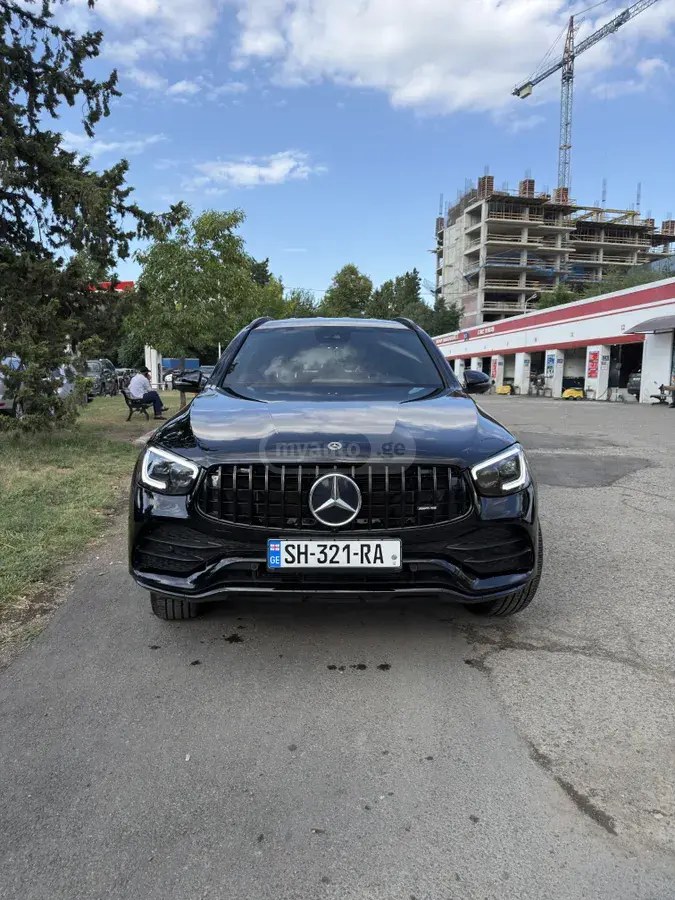 نمای دیگر مرسدس بنز پایه GLC 300 ۴ در چهار چرخ محرک 2022