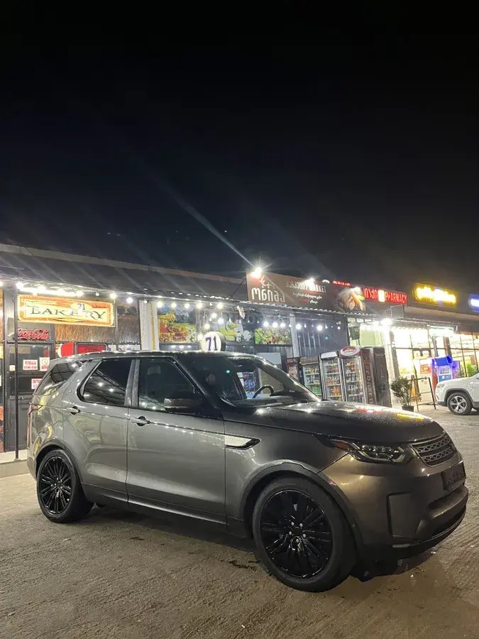 نمای دیگر لندروور HSE لوکس 4 در 4x4 اتوماتیک 2018