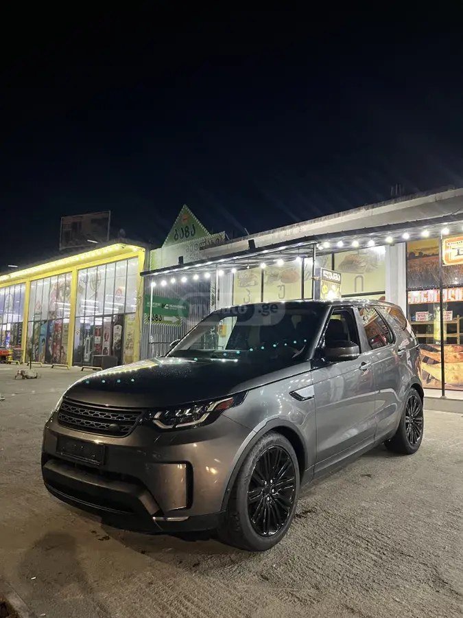 نمای دیگر لندروور HSE لوکس 4 در 4x4 اتوماتیک 2018