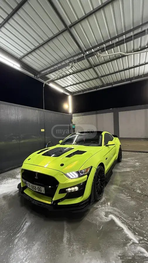 نمای دیگر فورد GT پریمیوم 2 در فستبک دنده دستی 2016