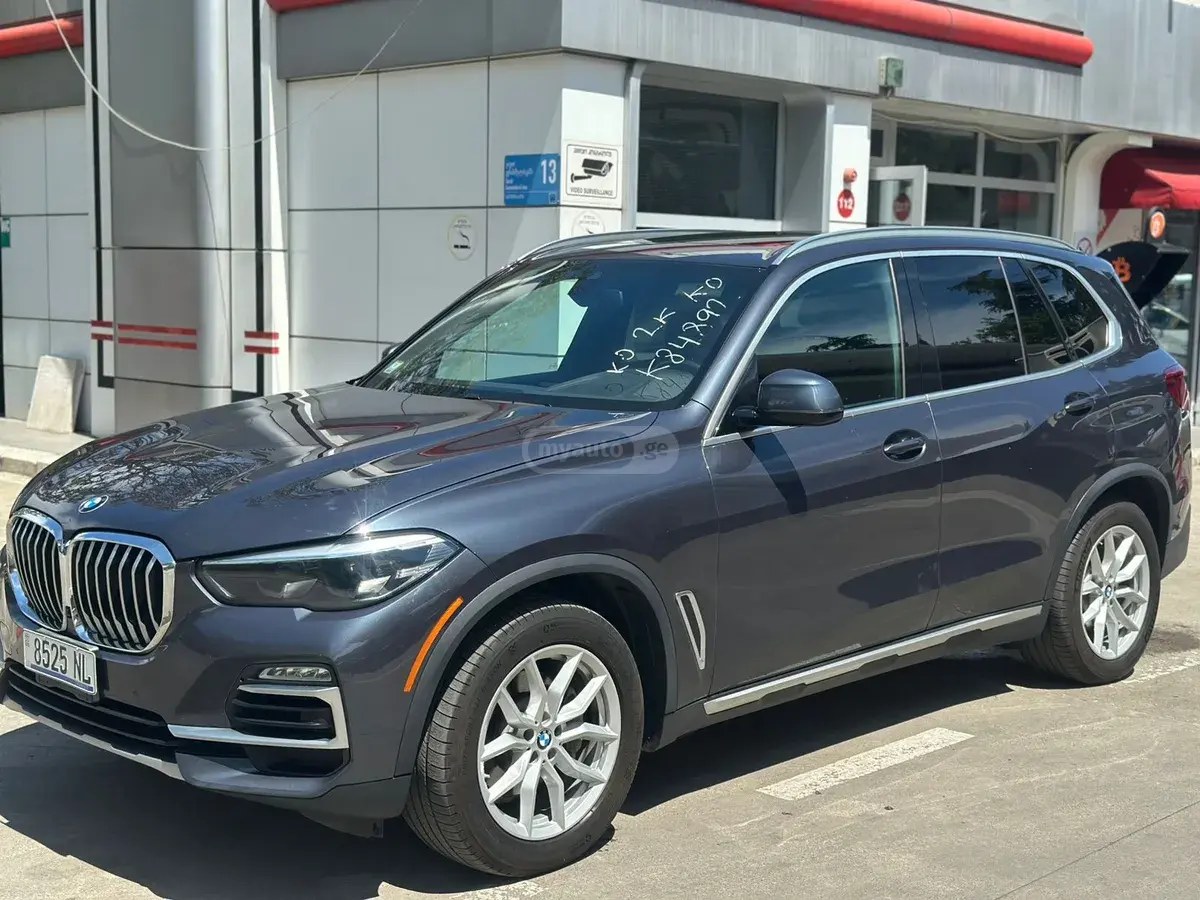 بی ام و xDrive40i 4 در چهار چرخ محرک 2019