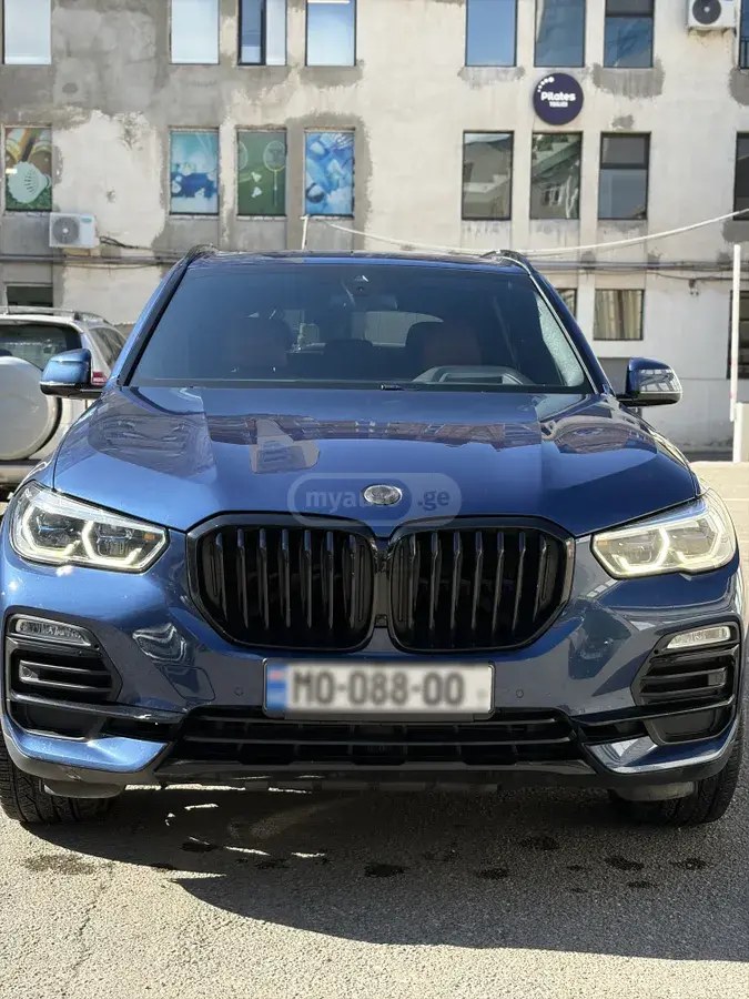 بی ام و xDrive40i 4 در چهار چرخ محرک 2019