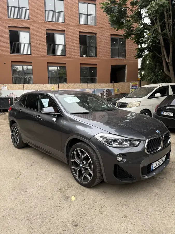 نمای دیگر بی ام و xDrive28i 4 در چهار چرخ محرک 2018
