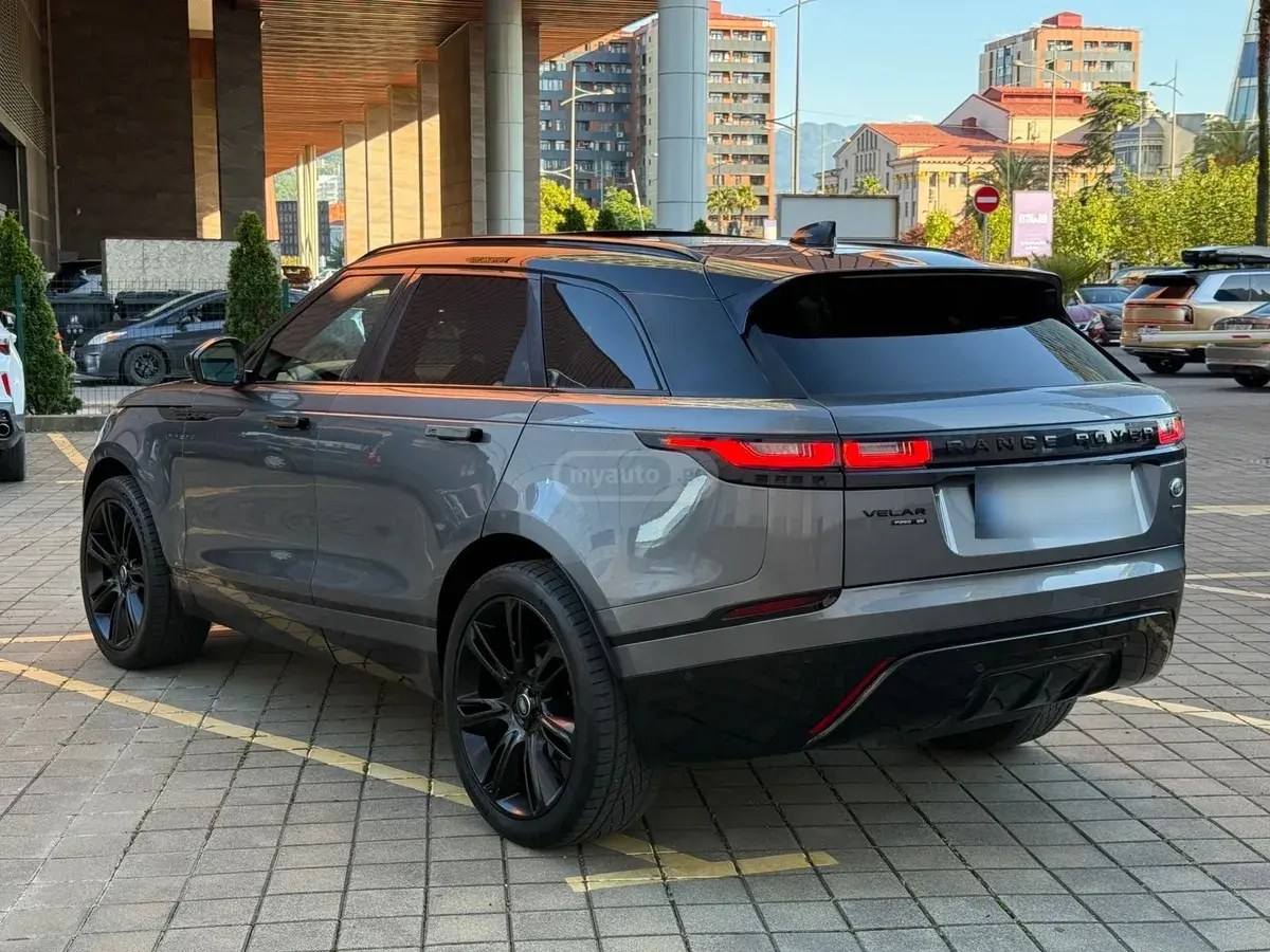 نمای دیگر لندروور P250 S 4 در 4x4 اتوماتیک 2019