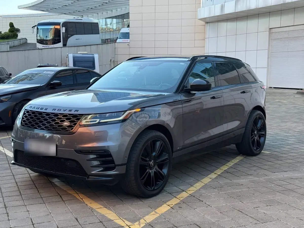 نمای دیگر لندروور P250 S 4 در 4x4 اتوماتیک 2019