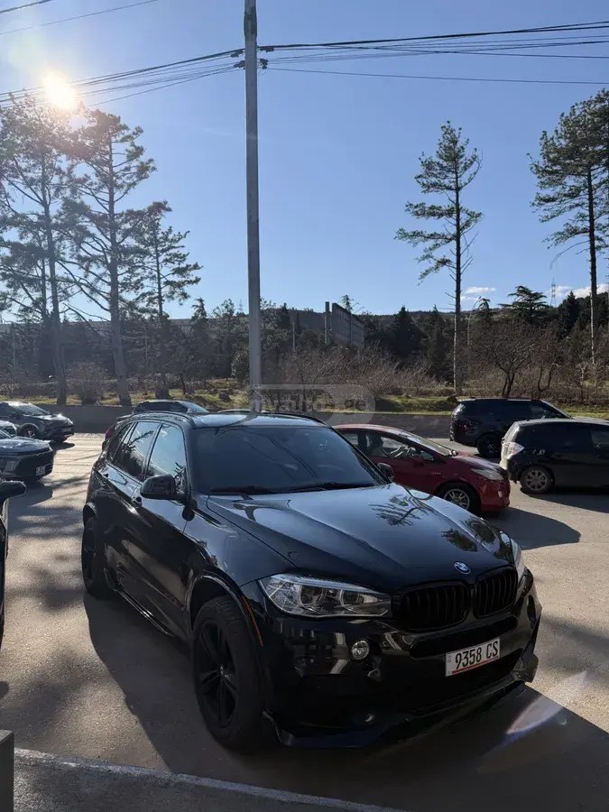 بی ام و xDrive50i 4dr چهار چرخ محرک 2016