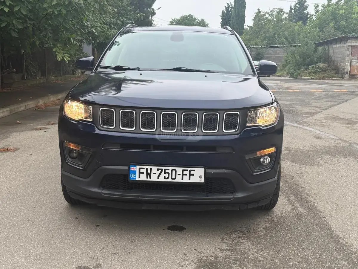 نمای دیگر جیپ لاتیتود 4dr 4x4 دستی 2018