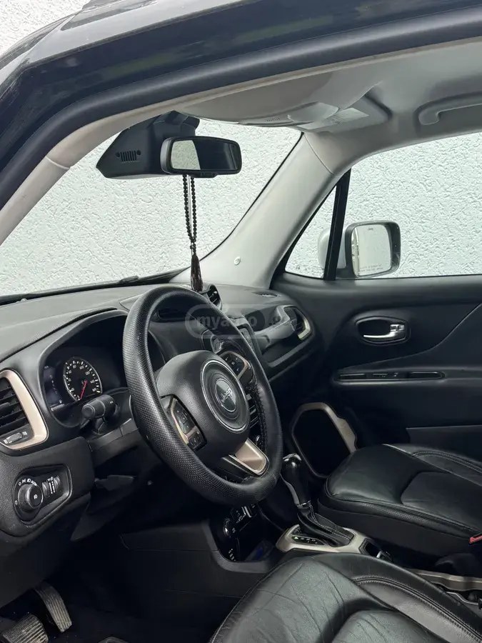 نمای دیگر جیپ لیمیتد 4dr 4x4 اتوماتیک 2016