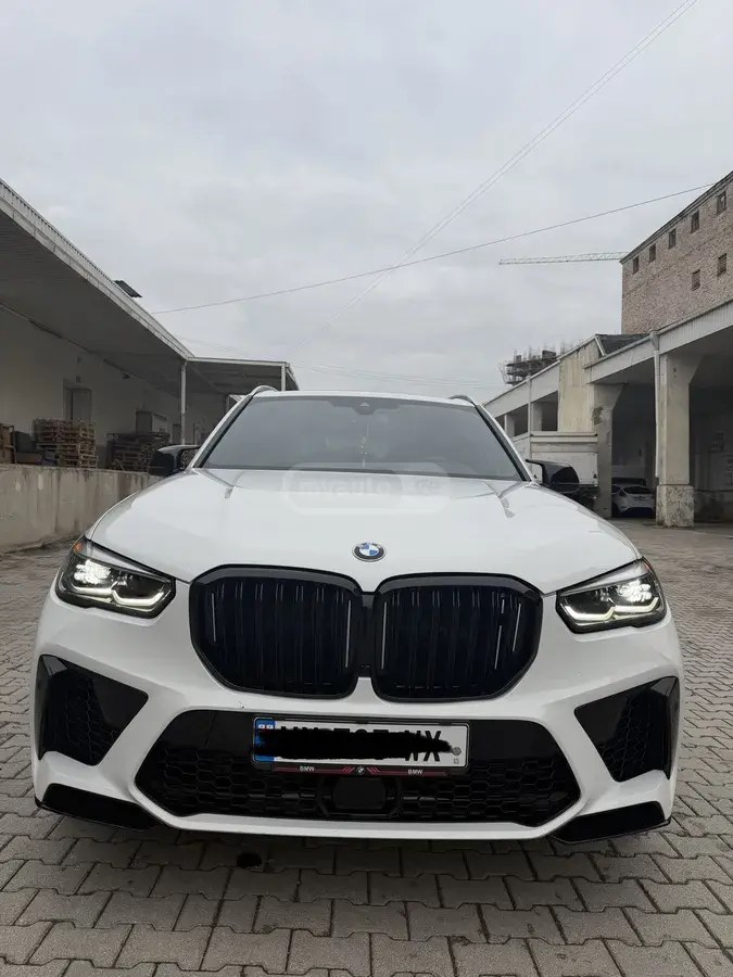 بی ام و xDrive40i 4 در چهار چرخ محرک 2019