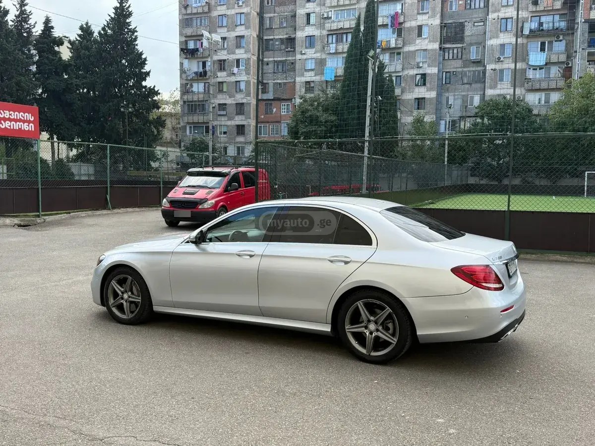 نمای دیگر مرسدس بنز 4Matic 2017