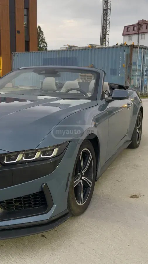 نمای دیگر فورد EcoBoost پریمیوم 2 در فستبک 2024