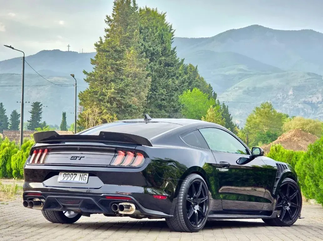 نمای دیگر فورد GT5.0 V8 2022