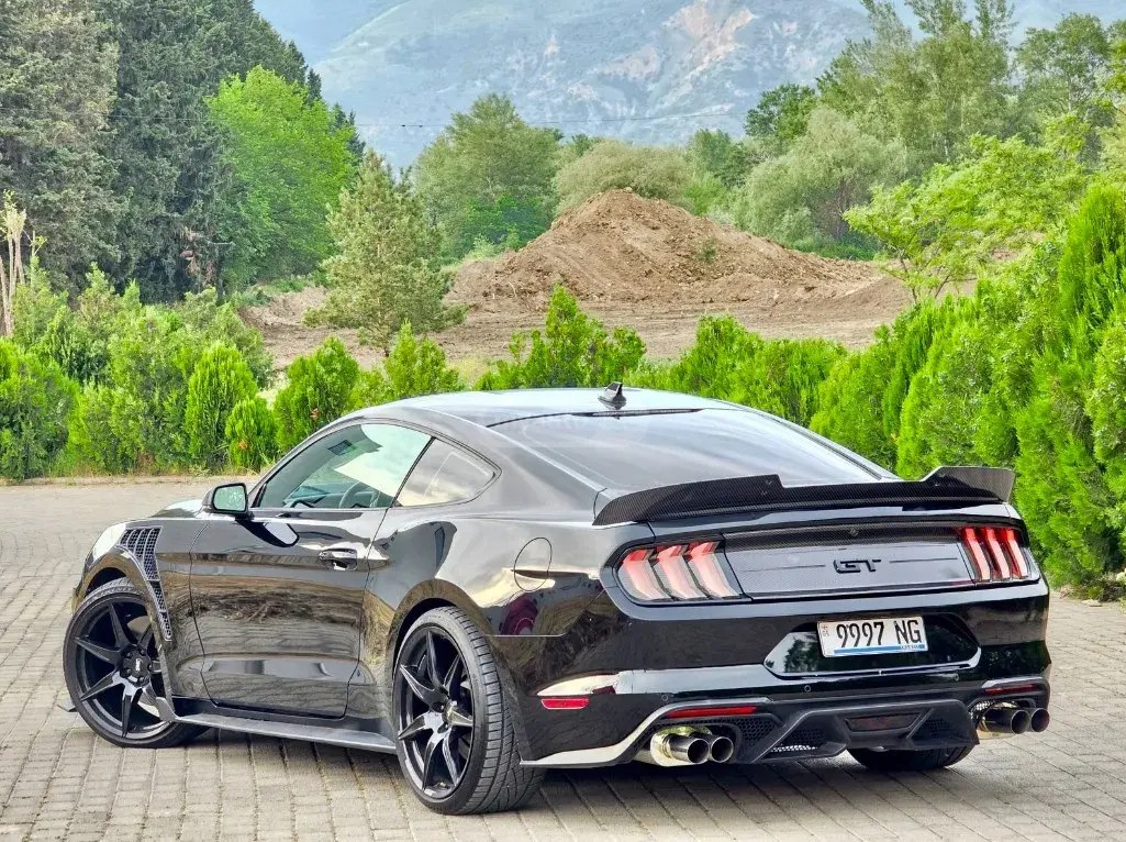 نمای دیگر فورد GT5.0 V8 2022