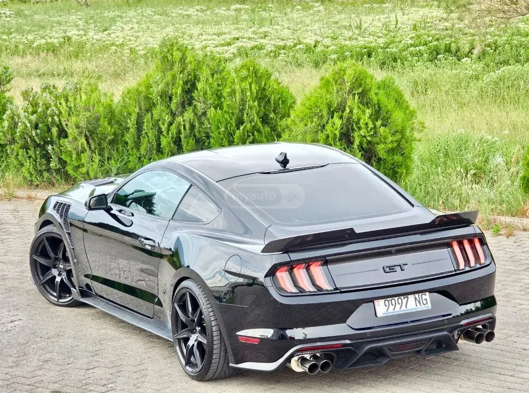 نمای دیگر فورد GT5.0 V8 2022