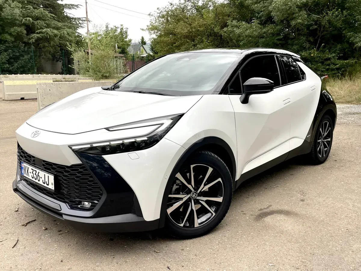 نمای دیگر تویوتا فول آپشن 4x4 2024