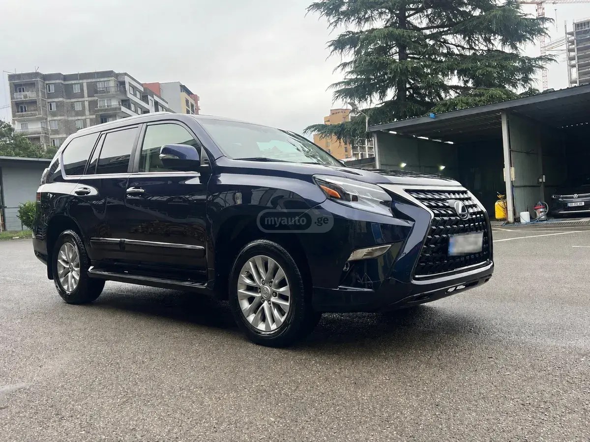 نمای دیگر لکسوس بیس 4 در 4x4 اتوماتیک 2019
