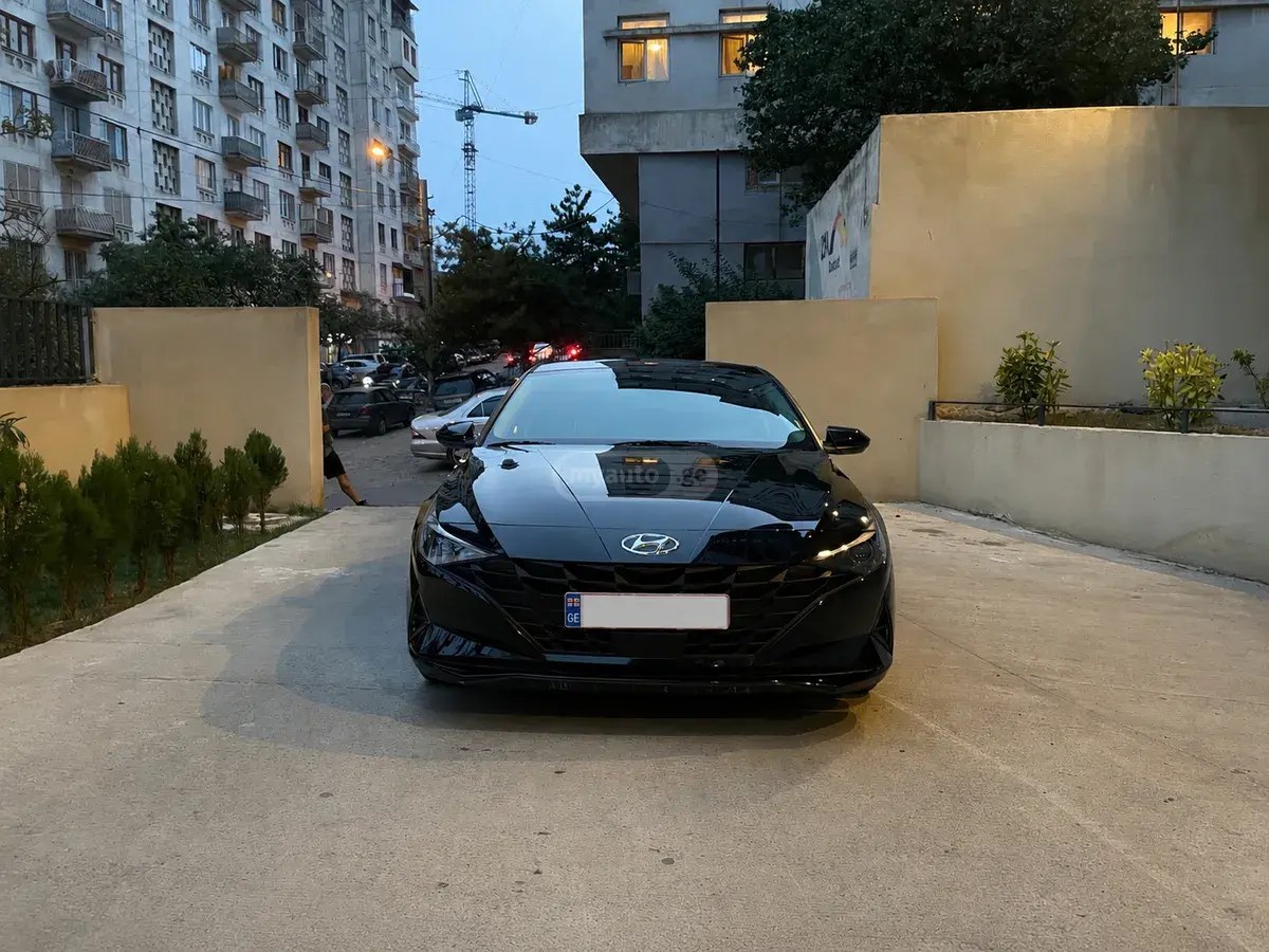نمای دیگر هیوندای SEL 4 در سدان CVT 2021