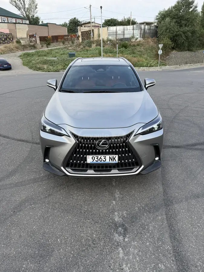 لکسوس 2022