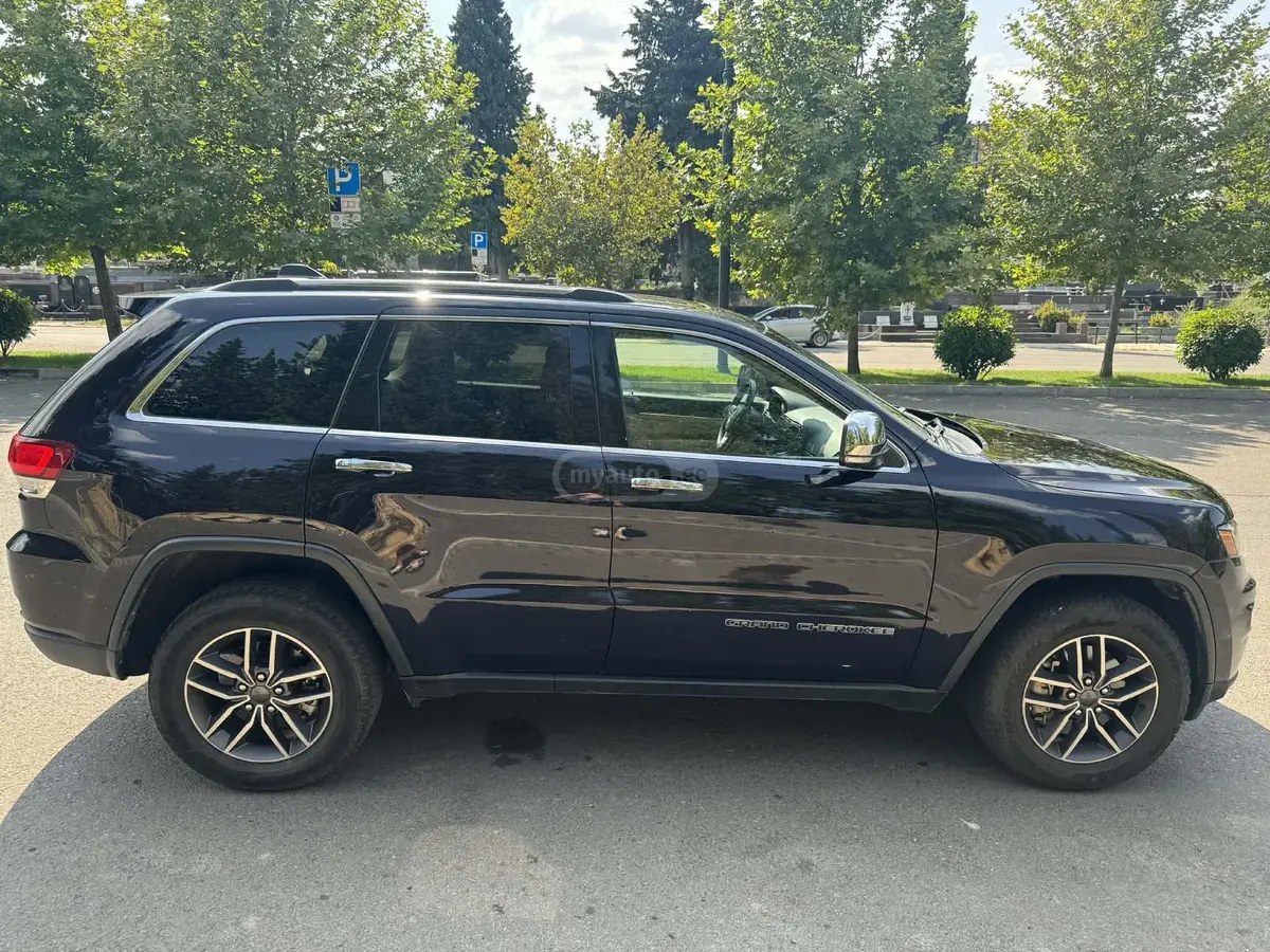 نمای دیگر جیپ لاردو 4dr 4x4 اتوماتیک 2020