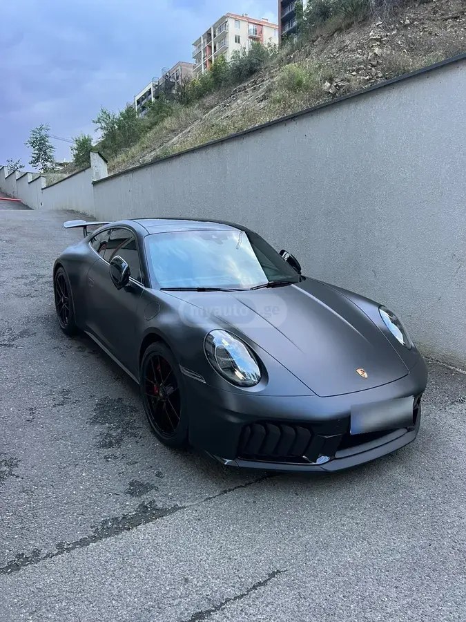 پورشه 4GTS 2025