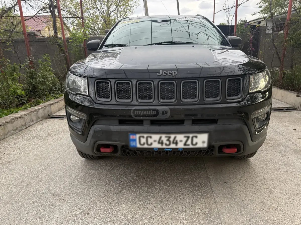نمای دیگر جیپ 2019