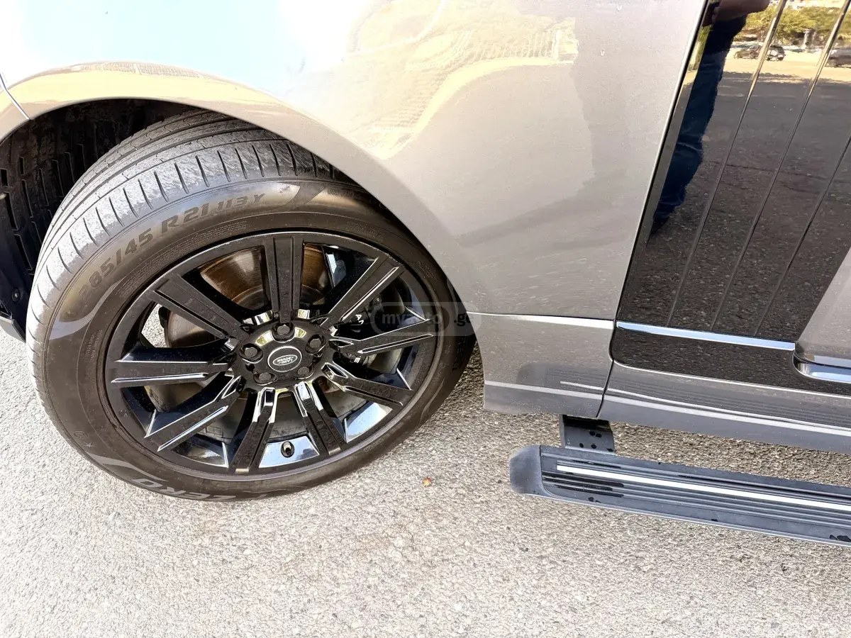 نمای دیگر لندروور 5.0L V8 سوپرشارژ 4dr 4x4 A 2019