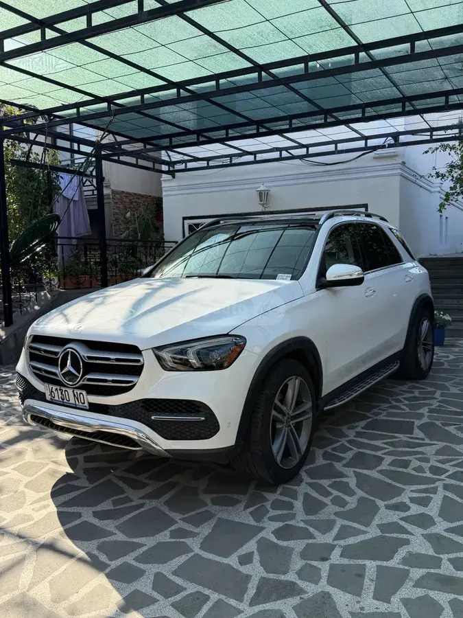 نمای دیگر مرسدس بنز بیس GLE 350 4dr 4x2 اسپرت Uti 2022