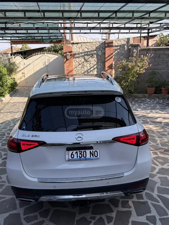 نمای دیگر مرسدس بنز بیس GLE 350 4dr 4x2 اسپرت Uti 2022