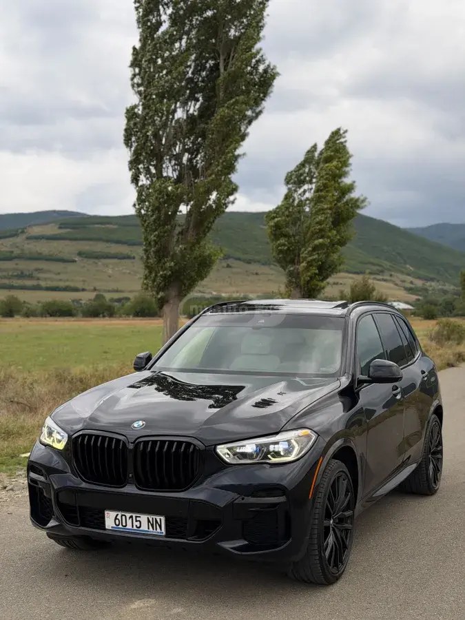 نمای دیگر بی ام و xDrive40i 4dr تمام چرخ محرک 2022