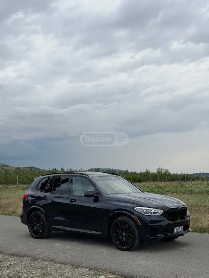 نمای دیگر بی ام و xDrive40i 4dr تمام چرخ محرک 2022