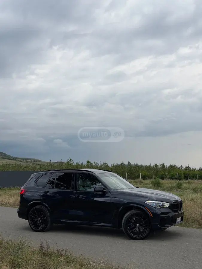 نمای دیگر بی ام و xDrive40i 4dr تمام چرخ محرک 2022