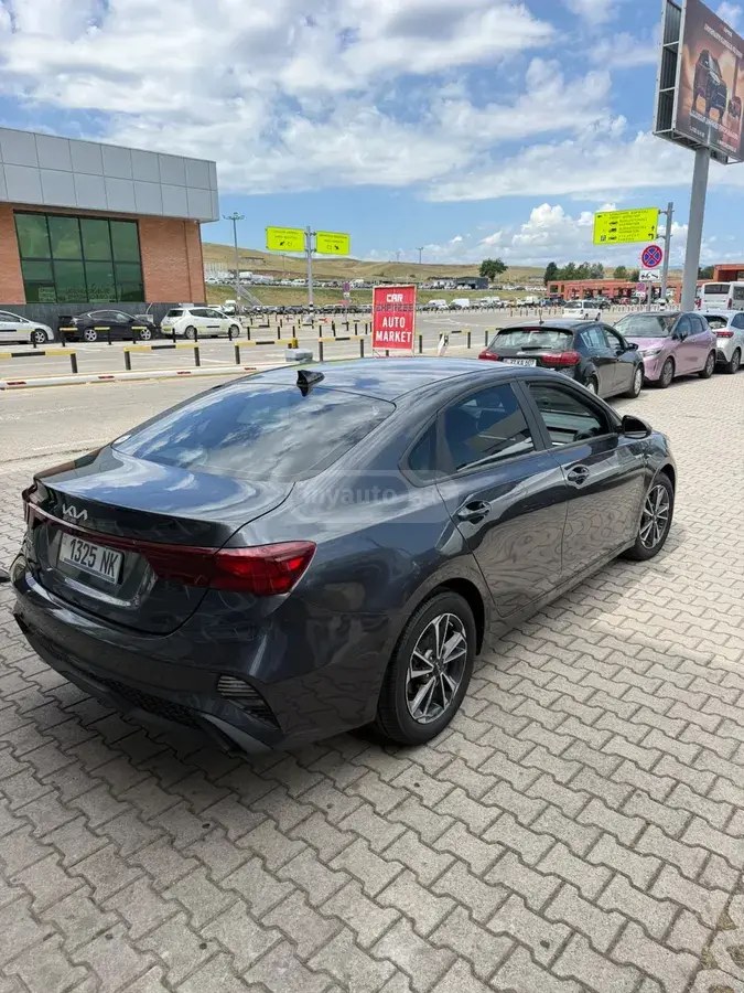 نمای دیگر کیا LXS 2022